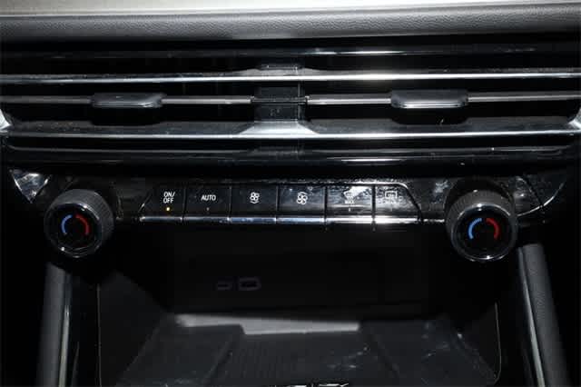 Thumbnail: 2024 Chevrolet Traverse - 31