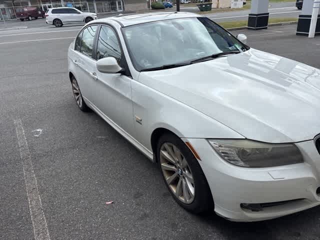 Thumbnail: 2011 BMW 3 Series - 14