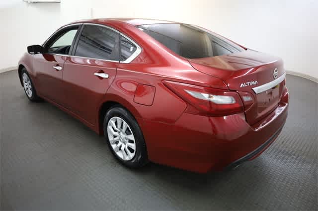 Thumbnail: 2018 Nissan Altima - 4