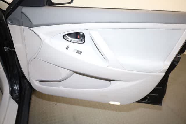 Thumbnail: 2011 Toyota Camry - 27