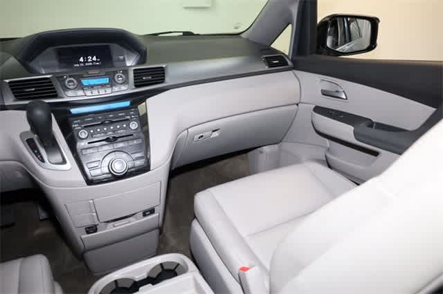 Thumbnail: 2012 Honda Odyssey - 18