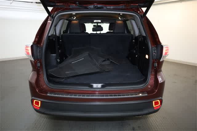 Thumbnail: 2015 Toyota Highlander - 33