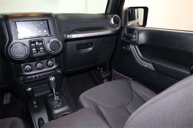 Thumbnail: 2016 Jeep Wrangler - 18