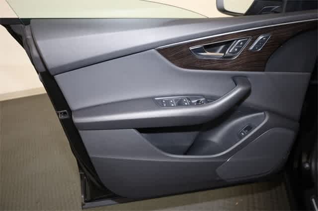 2022 Audi Q8 Premium 13