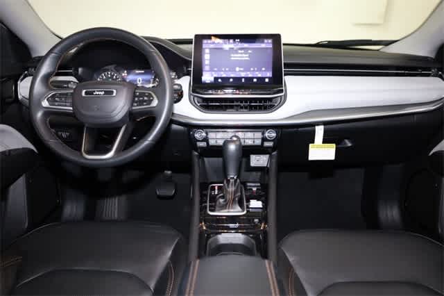 Thumbnail: 2022 Jeep Compass - 17