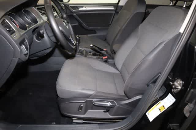 Thumbnail: 2016 Volkswagen Golf - 15