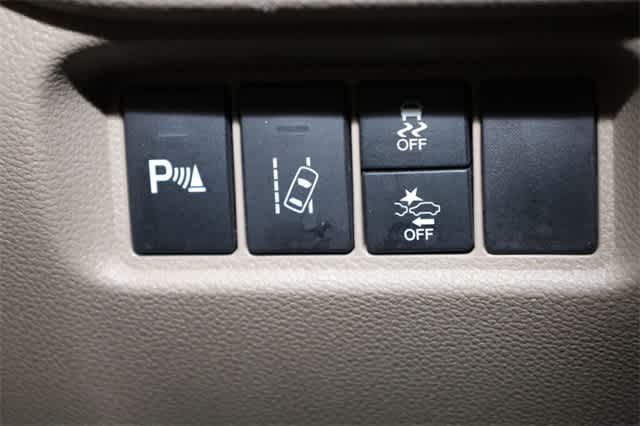 Thumbnail: 2017 Honda Pilot - 27