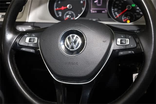 Thumbnail: 2016 Volkswagen Golf - 31