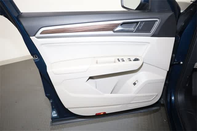 Thumbnail: 2021 Volkswagen Atlas - 13