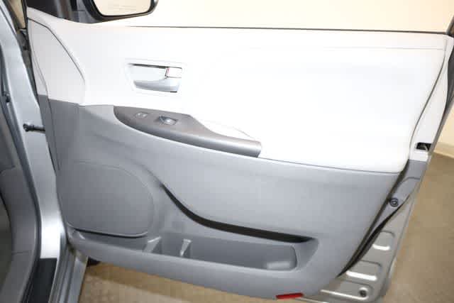 Thumbnail: 2017 Toyota Sienna - 23