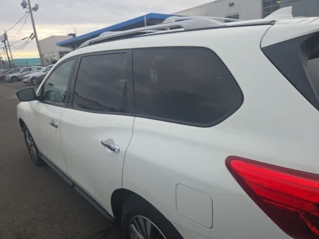 Thumbnail: 2020 Nissan Pathfinder - 7