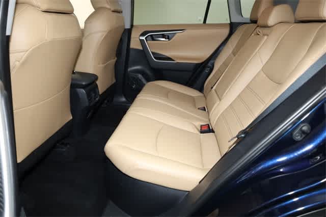 Thumbnail: 2019 Toyota RAV4 - 21