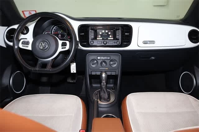 Thumbnail: 2015 Volkswagen Beetle - 17