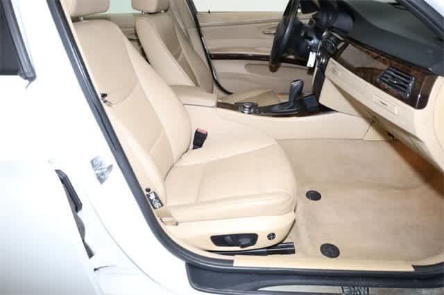 Thumbnail: 2011 BMW 3 Series - 20