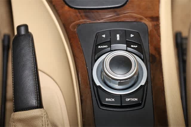 Thumbnail: 2011 BMW 3 Series - 31