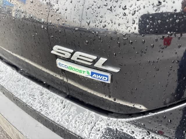2020 Ford Edge  12