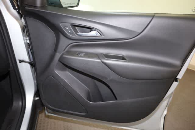 Thumbnail: 2022 Chevrolet Equinox - 32