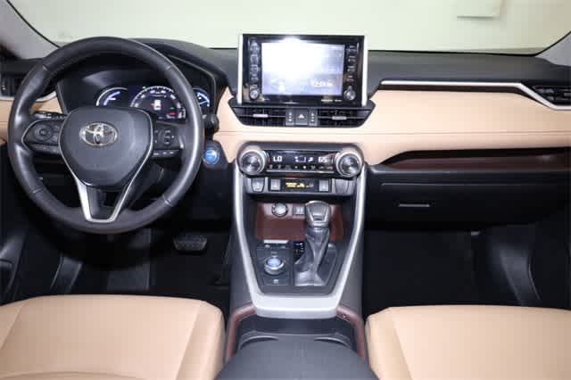 Thumbnail: 2019 Toyota RAV4 - 17