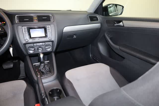 Thumbnail: 2017 Volkswagen Jetta - 18