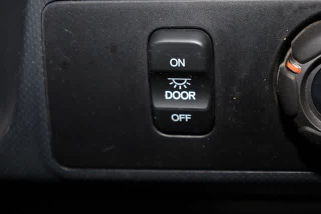 Thumbnail: 2011 Honda Ridgeline - 25