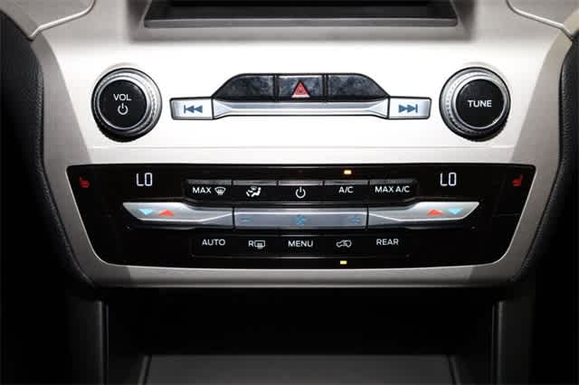 Thumbnail: 2021 Ford Explorer - 31