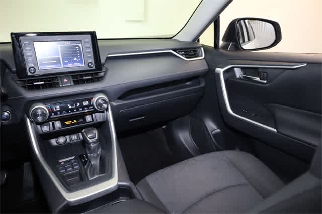 Thumbnail: 2019 Toyota RAV4 - 18
