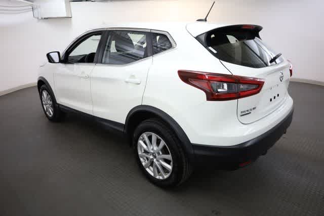 Thumbnail: 2020 Nissan Rogue Sport - 4