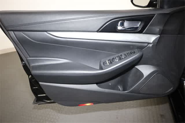 Thumbnail: 2017 Nissan Maxima - 13