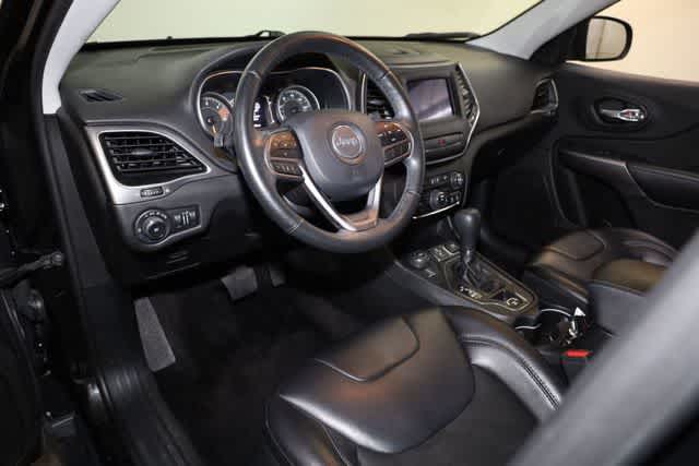 Thumbnail: 2019 Jeep Cherokee - 14