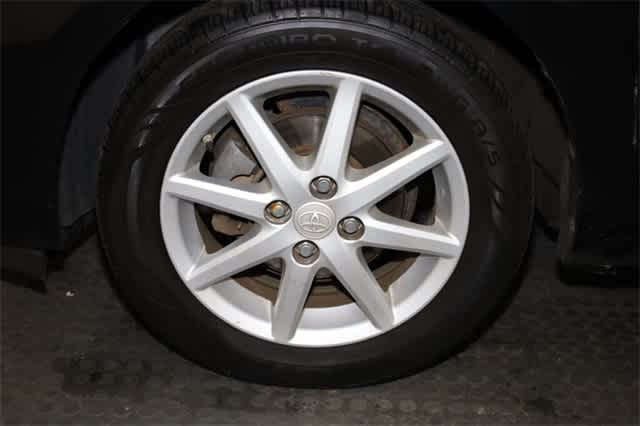 Thumbnail: 2014 Toyota Prius c - 34