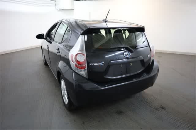 Thumbnail: 2014 Toyota Prius c - 5