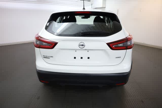 Thumbnail: 2020 Nissan Rogue Sport - 6