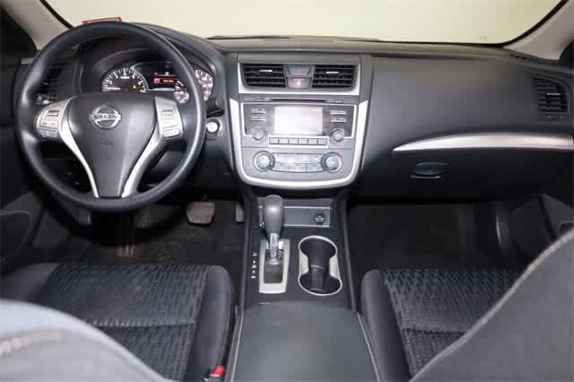Thumbnail: 2016 Nissan Altima - 17