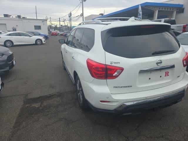 Thumbnail: 2020 Nissan Pathfinder - 9