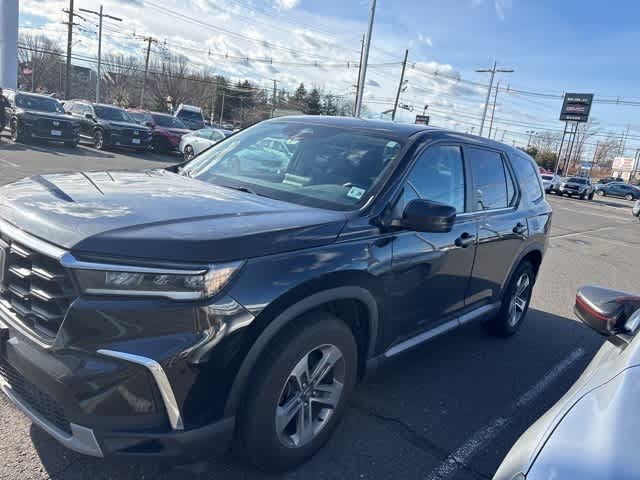 Thumbnail: 2023 Honda Pilot - 3