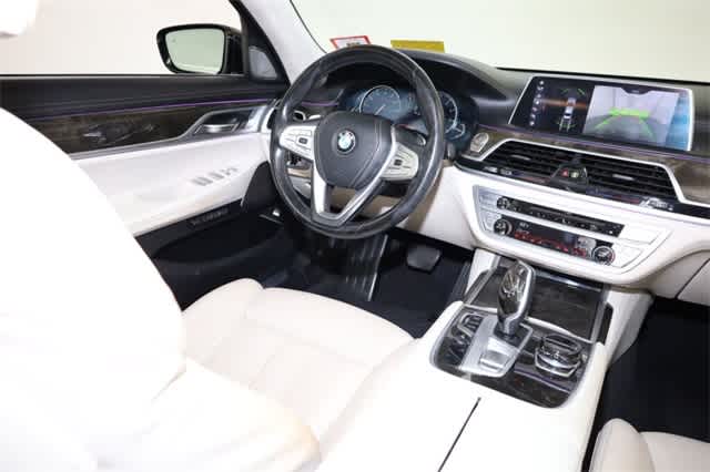 Thumbnail: 2018 BMW 7 Series - 16