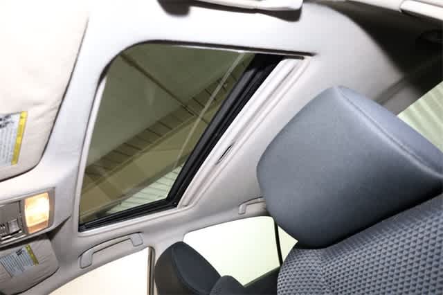 Thumbnail: 2011 Toyota Camry - 25