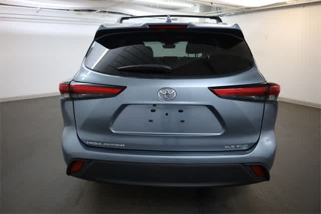Thumbnail: 2023 Toyota Highlander - 6