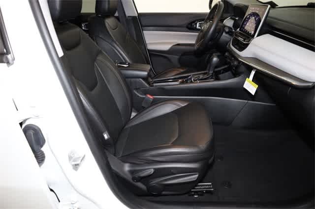 Thumbnail: 2022 Jeep Compass - 20