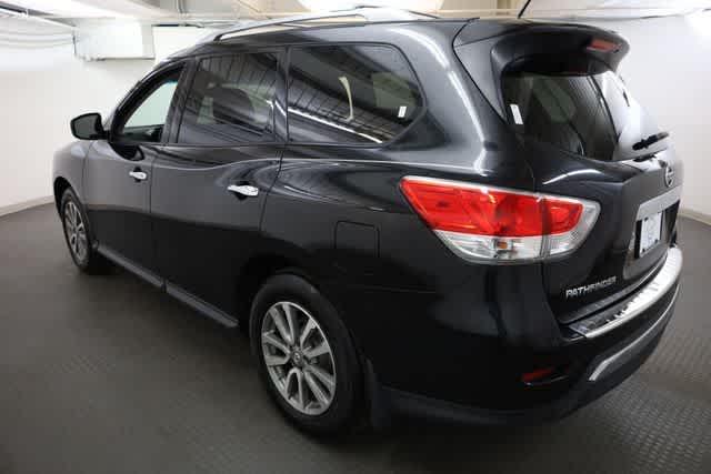 Thumbnail: 2015 Nissan Pathfinder - 4