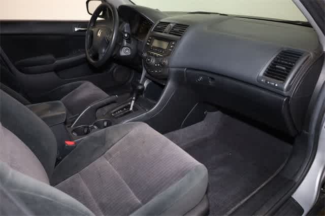 Thumbnail: 2004 Honda Accord - 19