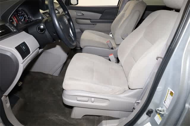 Thumbnail: 2011 Honda Odyssey - 15