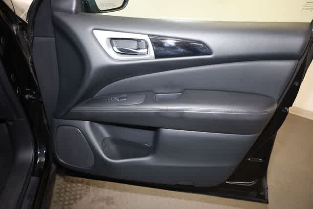 Thumbnail: 2020 Nissan Pathfinder - 22