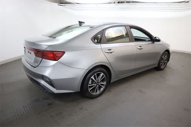 Thumbnail: 2024 Kia Forte - 8