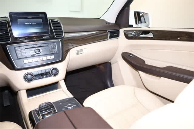 Thumbnail: 2016 Mercedes-Benz GLE - 18