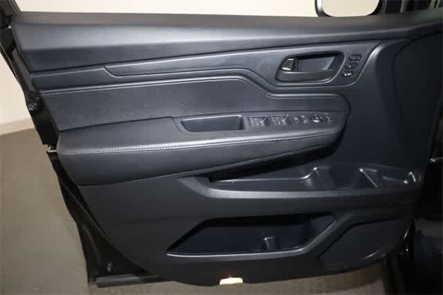 Thumbnail: 2023 Honda Odyssey - 13