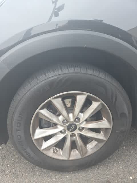 2019 Kia Sorento LX 22