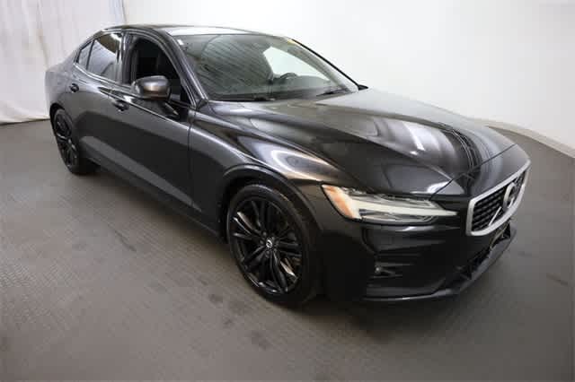 Thumbnail: 2019 Volvo S60 - 10