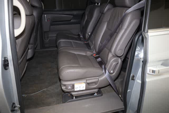 Thumbnail: 2011 Honda Odyssey - 21