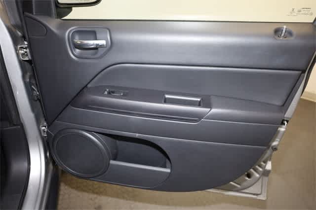 Thumbnail: 2015 Jeep Compass - 22